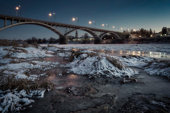 Bridge / ***