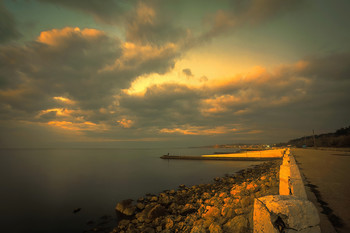 Evening at Sea / ***