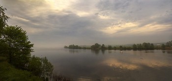 Fog dissipates / ***