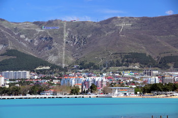 CITY BY THE SEA / ***