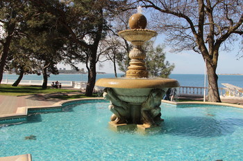 Fountain near the sea / ***