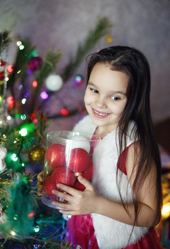 Small Pleasures / ***