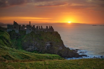 Meeting the dawn ... / ***