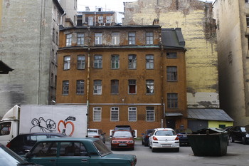 St. Petersburg / ***