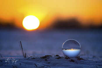 &nbsp; / Lensball im Sonnenuntergang