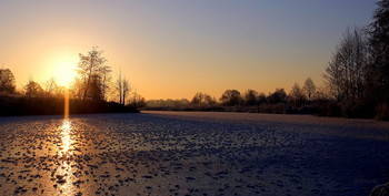 Autumn dawn. / ***