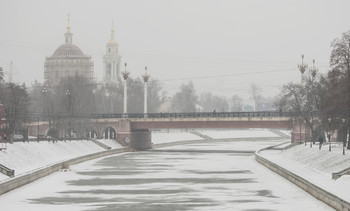 Morning in February / Winter in the City