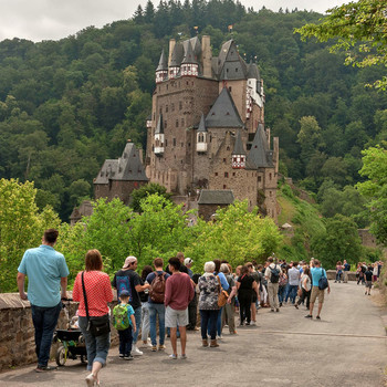 Eltz Castle / ***