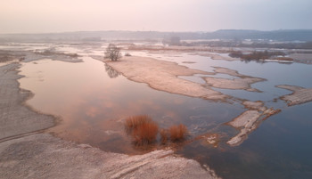 Spring sunrise on river Neman, Belarus / ***
