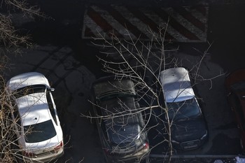 Moscow Courtyard / ***