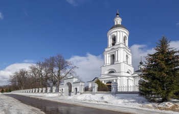 St. Nicholas Church / ***