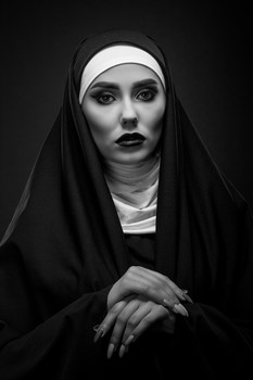 Nun / ***