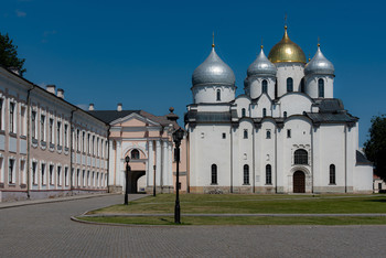 Sophia Cathedral / ***