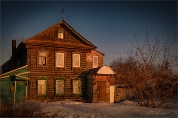an old house / ***