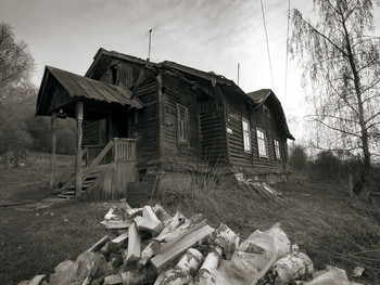 an old house / ***