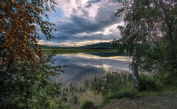 Evening on the lake / ***