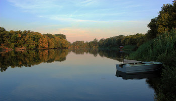 Morning on the river / ***