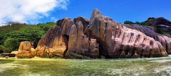 On the island of La Digue / ***