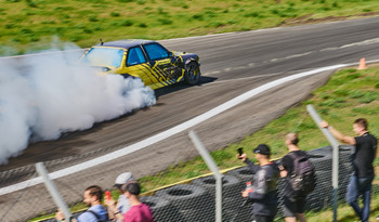 drift / https://vk.com/e.vaguro

https://www.instagram.com/vaguro_v_u_v/

https://web.facebook.com/evgeniy.vagouro

https://www.pexels.com/ru-ru/@10472344