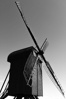 Old Wind Mill / Antique wind mill preparing for the summer winds.