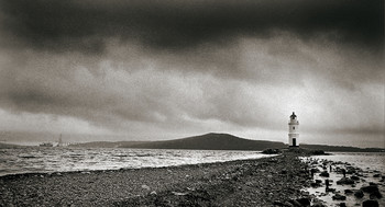 Lighthouse / ***