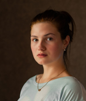 female portrait / ----