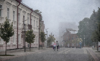 City in the fog / ***