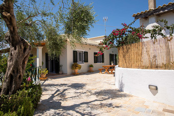 corner / ...
https://youtu.be/jMPkFZaXzJU