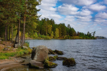 Lake Shore / ***