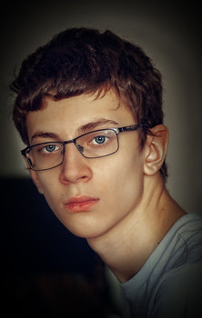 &nbsp; / ***