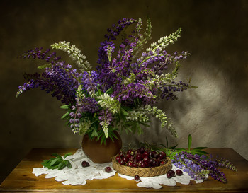 With cherries ... / ***