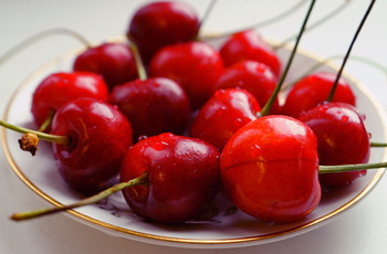 Cherry / ***