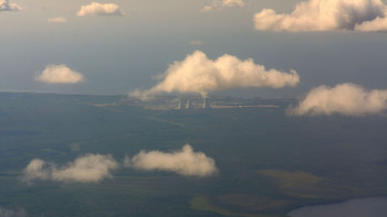 sailing over the city / ***