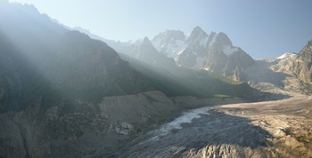 Morning in the mountains / ***