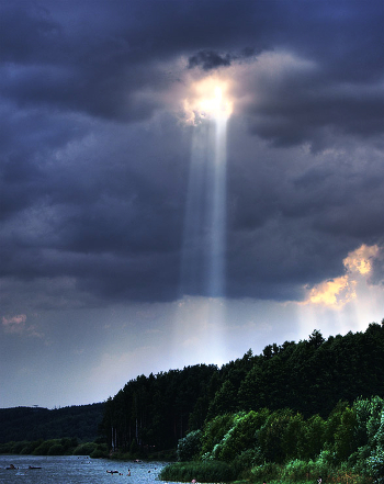 Eye with the "fact" of light
