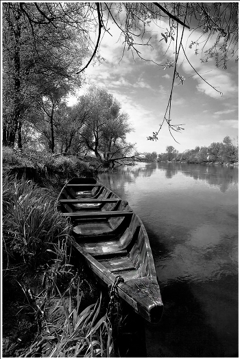 boat along berezhka ...