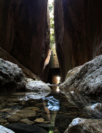 The tunnel of the Emperor Titus.