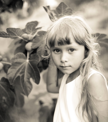 Girl with figs