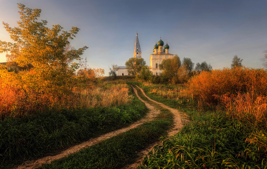 The road to the temple ..