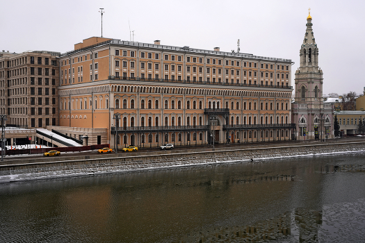 Sofiyskaja naberezhnaja