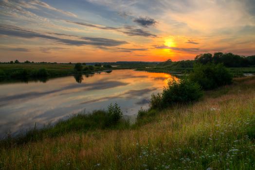 Sonnenuntergang über dem See