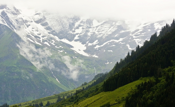 About the mountains and the mist ...