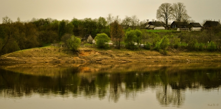 "Между небом и водой"