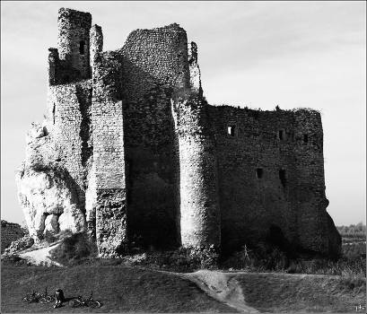 Ogrodzieniec and sadness