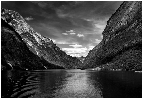 Fjord (h \\ \\ b)