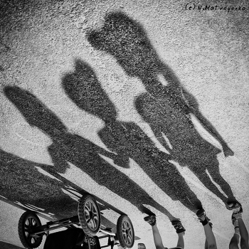 Together cheerfully to walk ...