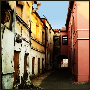 Joy and sorrow of an old house