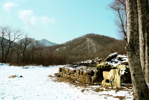 Dolmens shadow