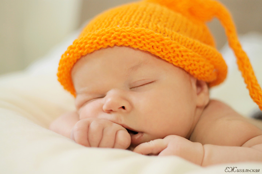 And the orange cap.