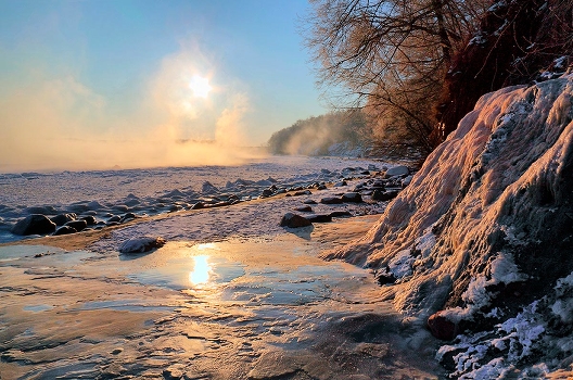 Winter sunrise on the sea